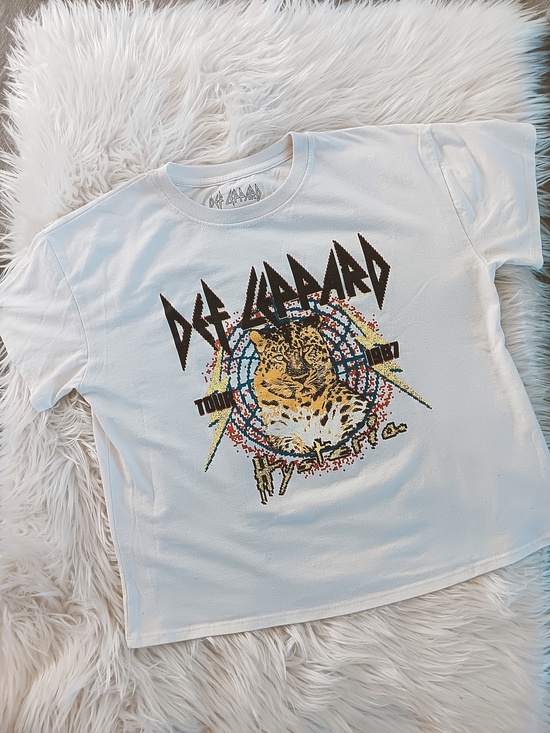 Def Leppard Tops - Def Leppard White 80s Hysteria Tiger Graphic Short Sleeve Rock Band Tee